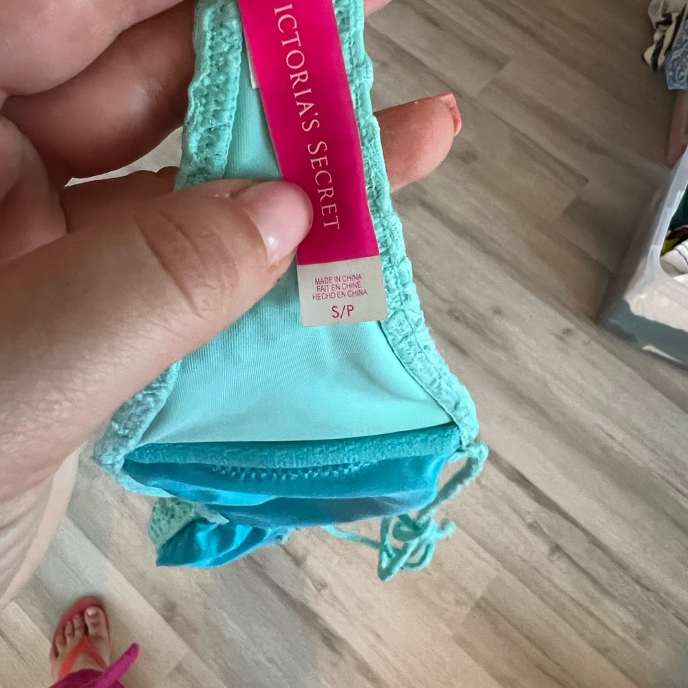 Victoria Secret swim top - Picture 3 of 3